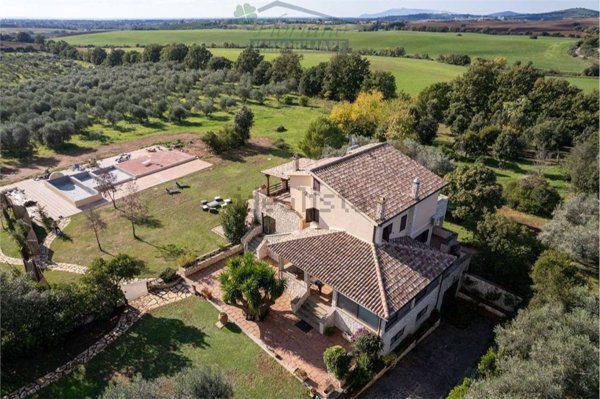 casa indipendente in vendita a Montalto di Castro in zona Pescia Romana
