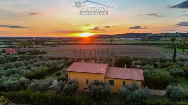 casa indipendente in vendita a Montalto di Castro in zona Pescia Romana