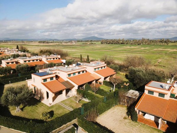 casa indipendente in vendita a Montalto di Castro
