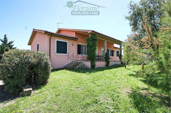 casa indipendente in vendita a Montalto di Castro in zona Pescia Romana