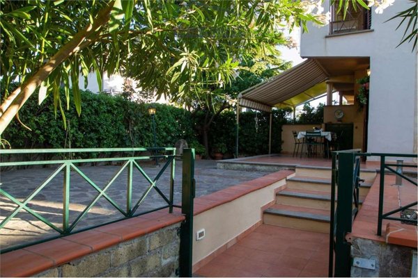 appartamento in vendita a Montalto di Castro in zona Pescia Romana