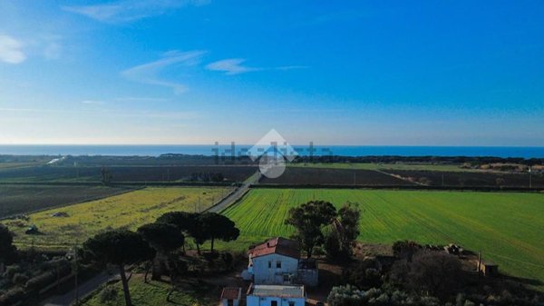 appartamento in vendita a Montalto di Castro in zona Pescia Romana