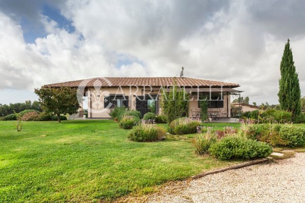 casa indipendente in vendita a Montalto di Castro