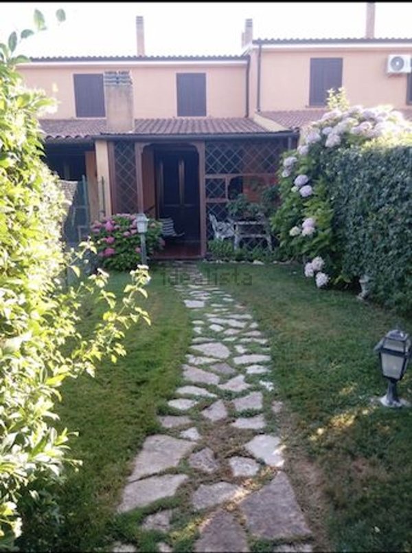 quadrivano in vendita a Montalto di Castro