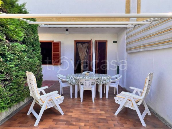 casa indipendente in vendita a Montalto di Castro in zona Montalto Marina