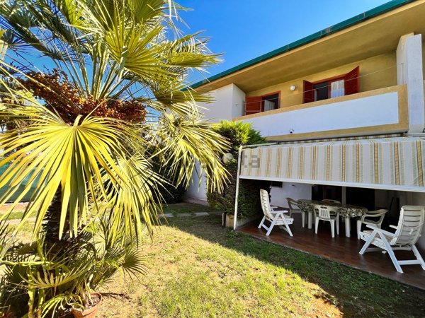 casa indipendente in vendita a Montalto di Castro in zona Montalto Marina