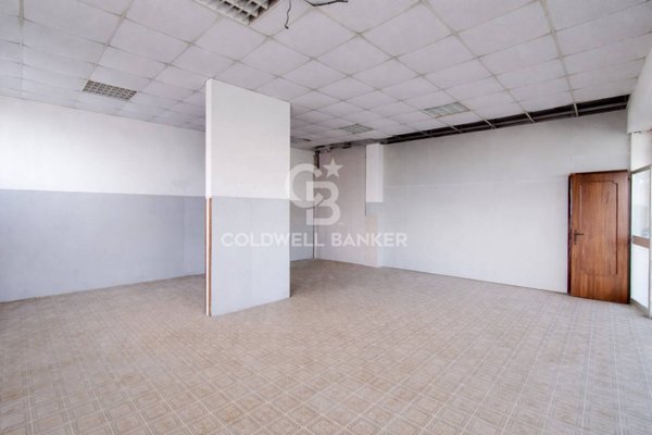 locale commerciale in vendita a Montalto di Castro