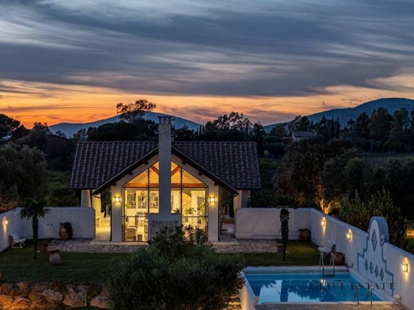 casa indipendente in vendita a Montalto di Castro