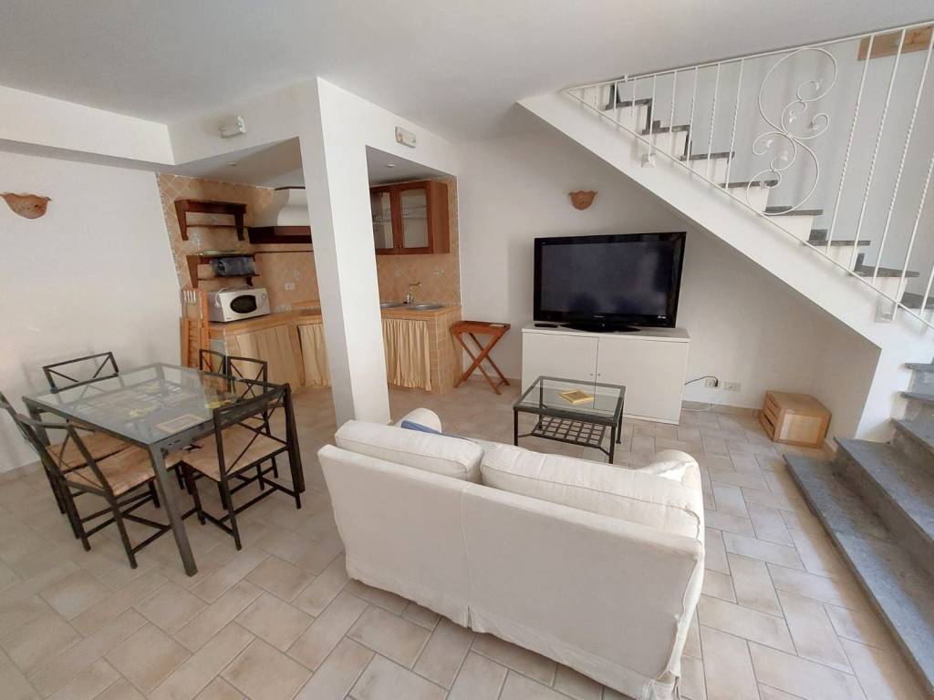 casa indipendente in vendita a Montalto di Castro