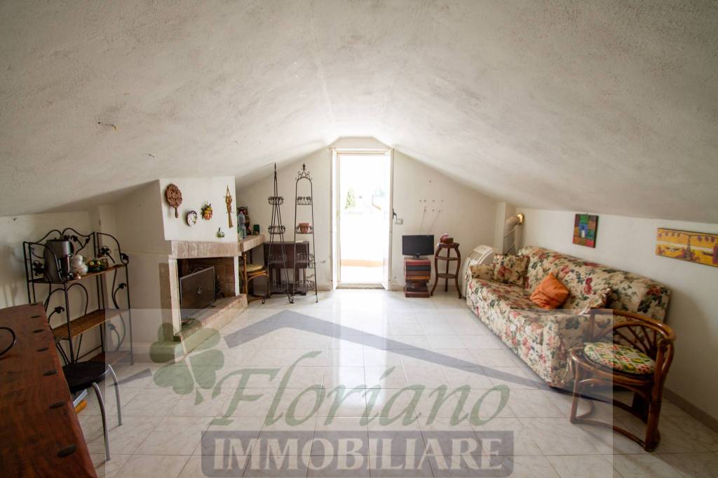 appartamento in vendita a Montalto di Castro in zona Pescia Romana