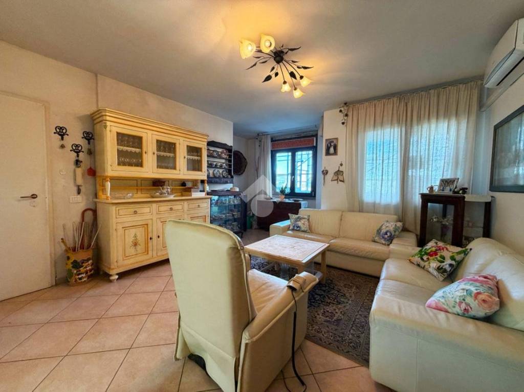 appartamento in vendita a Montalto di Castro in zona Pescia Romana