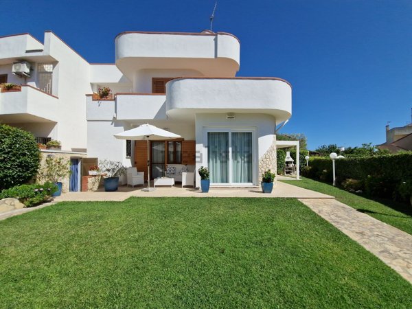 casa indipendente in vendita a Montalto di Castro