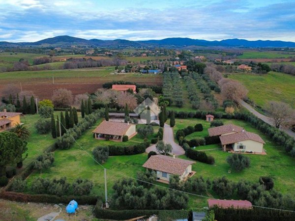 casa indipendente in vendita a Montalto di Castro in zona Pescia Romana
