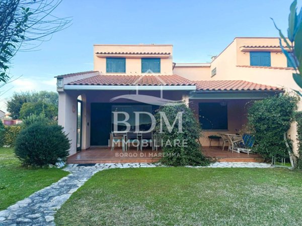 casa indipendente in vendita a Montalto di Castro