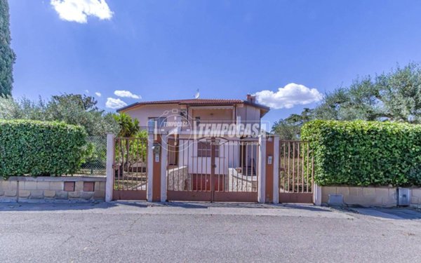 casa indipendente in vendita a Montalto di Castro