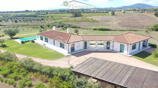 casa indipendente in vendita a Montalto di Castro in zona Pescia Romana