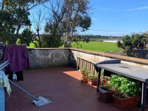 appartamento in vendita a Montalto di Castro in zona Pescia Romana