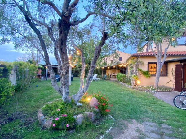 casa indipendente in vendita a Montalto di Castro