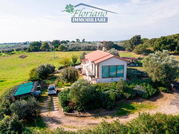 casa indipendente in vendita a Montalto di Castro