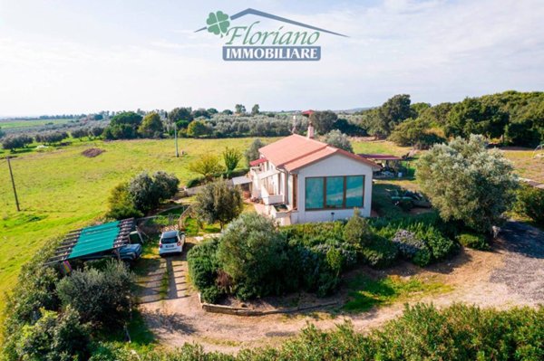 casa indipendente in vendita a Montalto di Castro