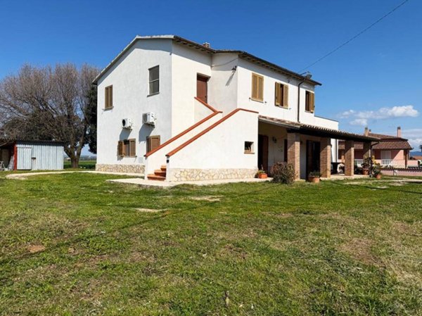 casa indipendente in vendita a Montalto di Castro in zona Pescia Romana