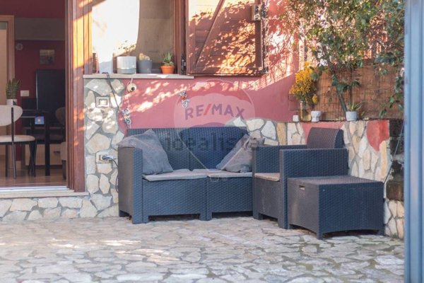 casa indipendente in vendita a Montalto di Castro in zona Pescia Romana