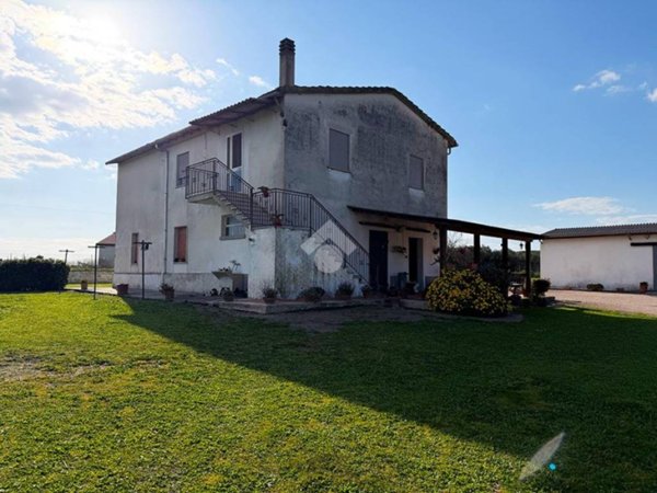 casa indipendente in vendita a Montalto di Castro in zona Pescia Romana
