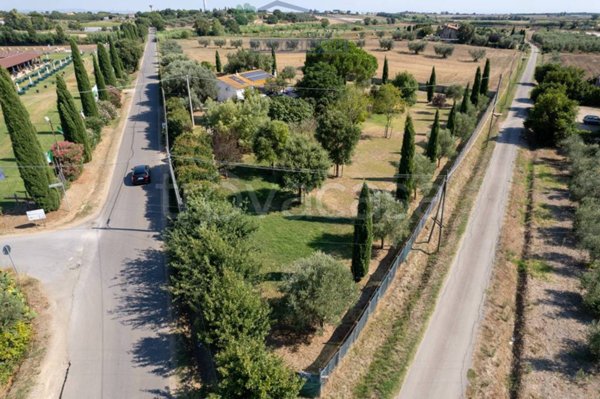 casa indipendente in vendita a Montalto di Castro in zona Pescia Romana