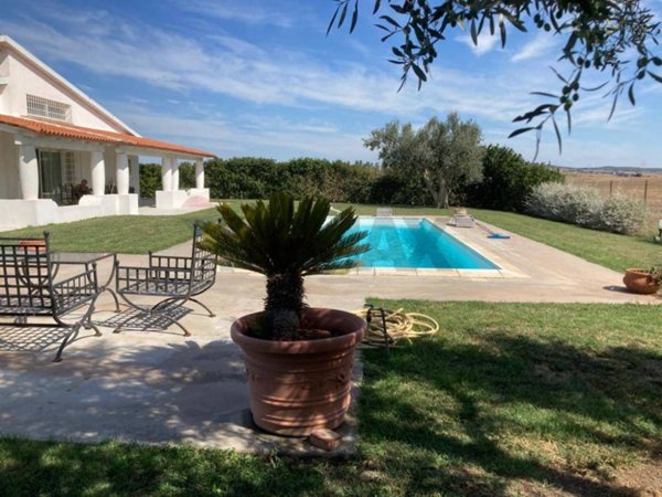 casa indipendente in vendita a Montalto di Castro