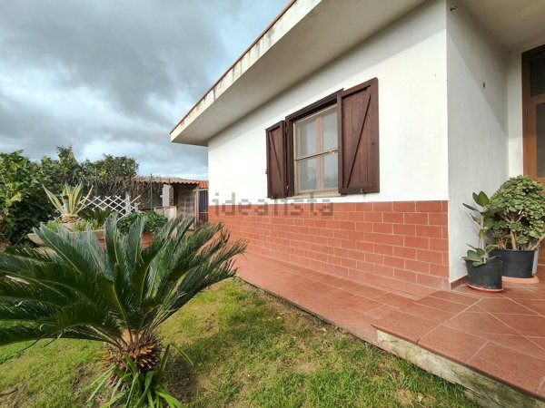 casa indipendente in vendita a Montalto di Castro