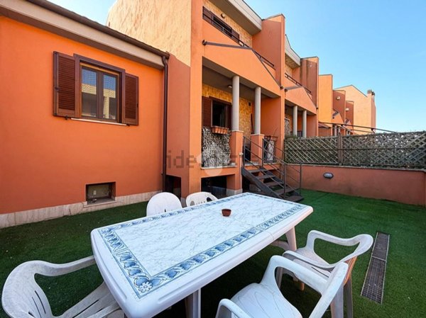 casa indipendente in vendita a Montalto di Castro