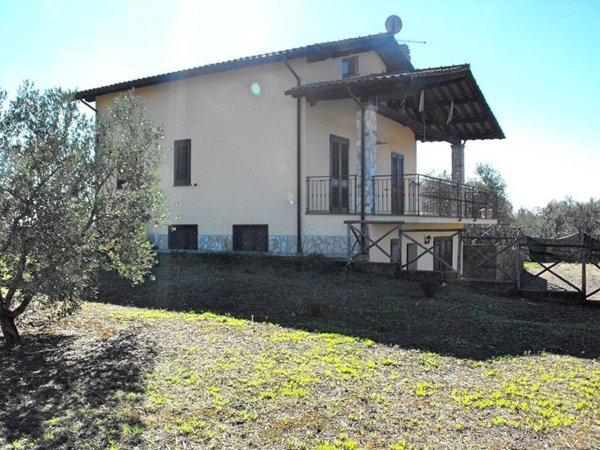 casa indipendente in vendita a Montalto di Castro in zona Pescia Romana