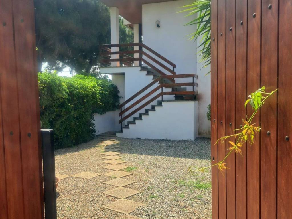 casa indipendente in vendita a Montalto di Castro in zona Montalto Marina