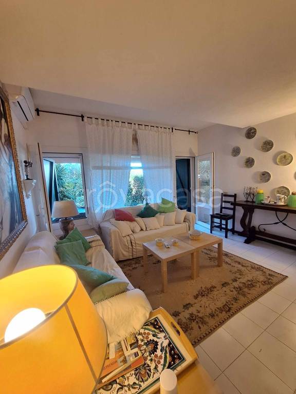 casa indipendente in vendita a Montalto di Castro in zona Pescia Romana