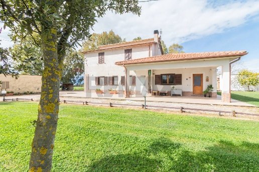 casa indipendente in vendita a Montalto di Castro in zona Montalto Marina