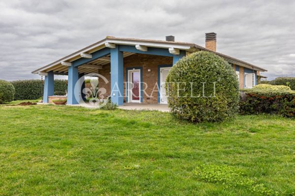 casa indipendente in vendita a Montalto di Castro in zona Pescia Romana