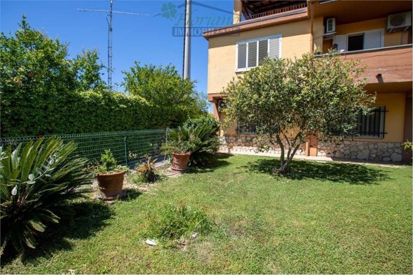 appartamento in vendita a Montalto di Castro in zona Pescia Romana