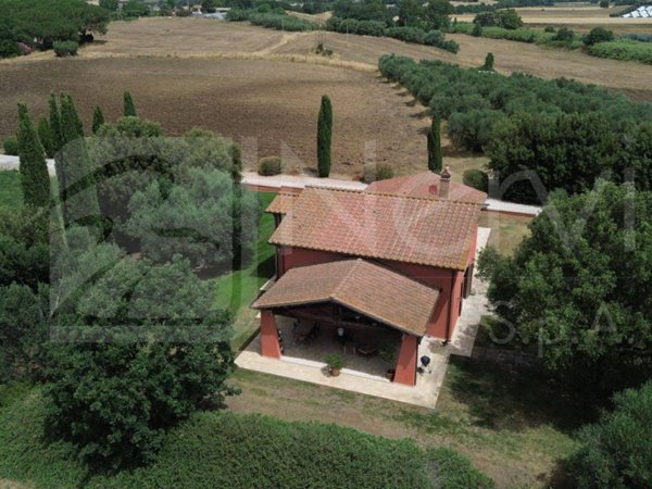 casa indipendente in vendita a Montalto di Castro in zona Pescia Romana