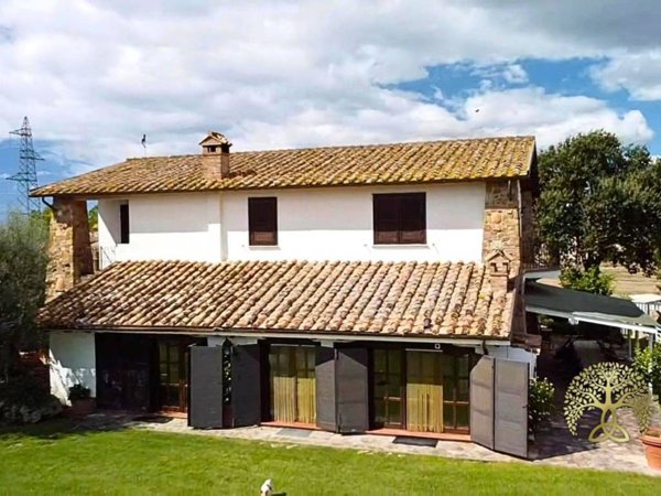 casa indipendente in vendita a Montalto di Castro