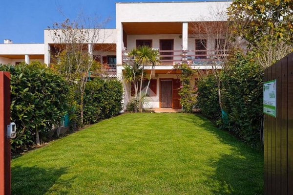 appartamento in vendita a Montalto di Castro in zona Montalto Marina