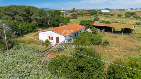 casa indipendente in vendita a Montalto di Castro