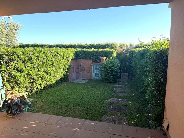 appartamento in vendita a Montalto di Castro in zona Pescia Romana