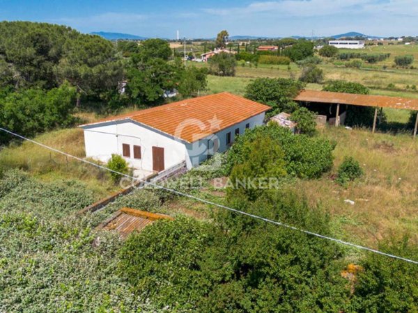 casa indipendente in vendita a Montalto di Castro