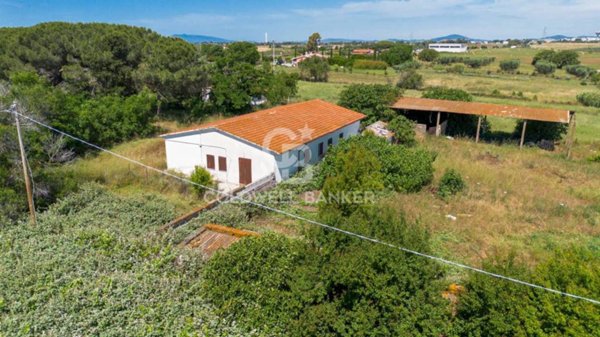 casa indipendente in vendita a Montalto di Castro