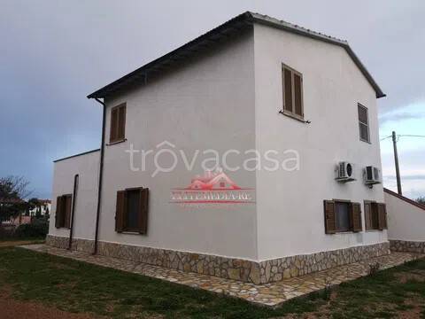 casa indipendente in vendita a Montalto di Castro in zona Pescia Romana