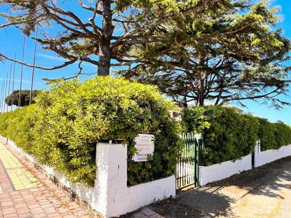 casa indipendente in vendita a Montalto di Castro in zona Montalto Marina