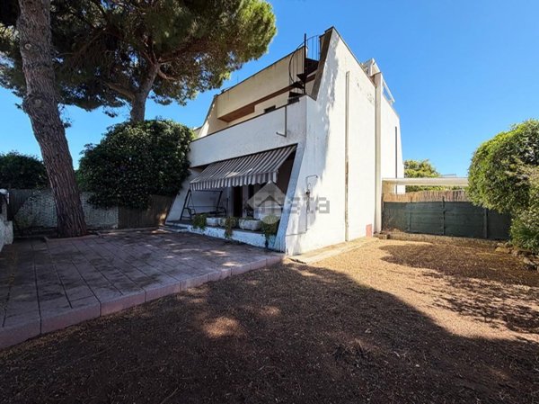 casa indipendente in vendita a Montalto di Castro in zona Montalto Marina