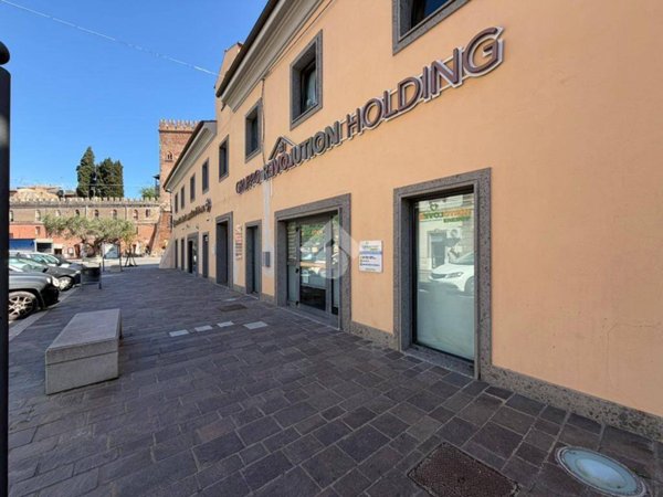 negozio in vendita a Montalto di Castro