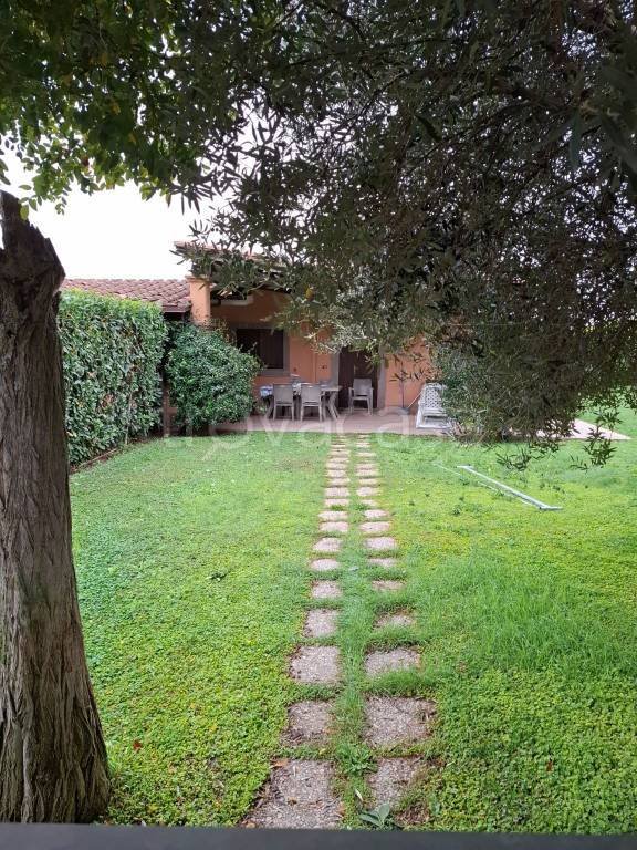 casa indipendente in vendita a Montalto di Castro in zona Pescia Romana