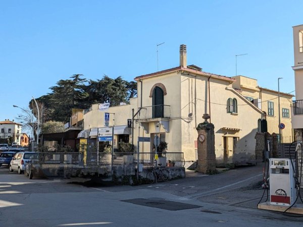 negozio in vendita a Montalto di Castro